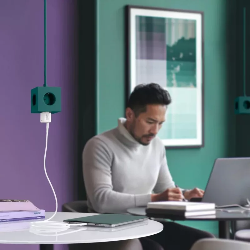 Hama 00201982 mobilná nabíjačka smartfón, tablet biela AC rýchle nabíjanie interiér
