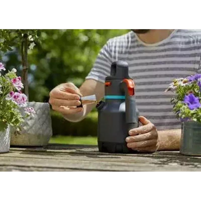 Ručný postrekovač Gardena 11120-20 čierny