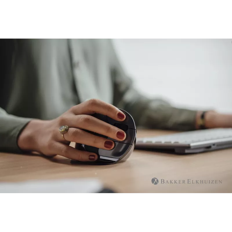 BakkerElkhuizen Evoluent D Small, pravá ruka, vertikálny dizajn, laser, USB Type-A, 3200 DPI, čierna