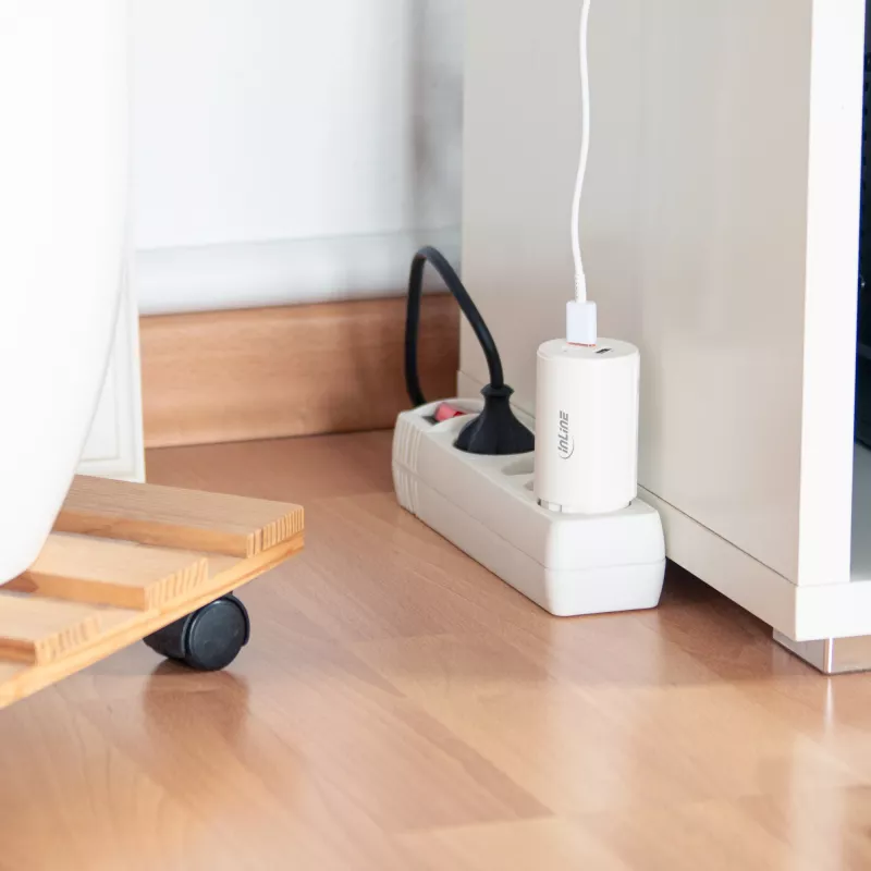InLine USB PD napájací zdroj, GaN nabíjačka, 3-port, Dual-USB-C + USB-A, 65W, biela