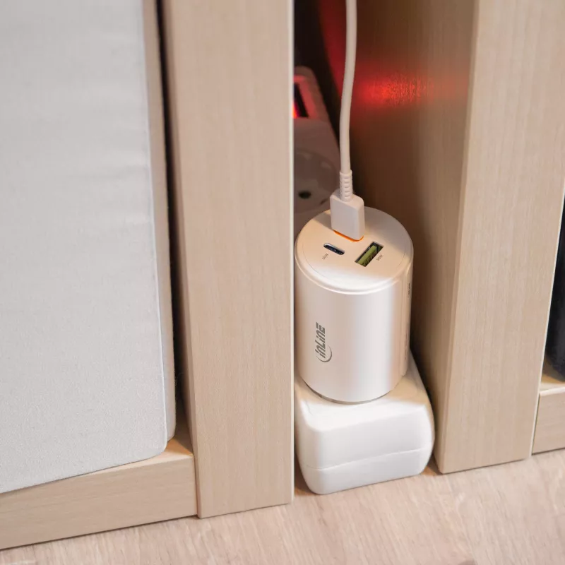 InLine USB PD napájací zdroj, GaN nabíjačka, 3-port, Dual-USB-C + USB-A, 65W, biela