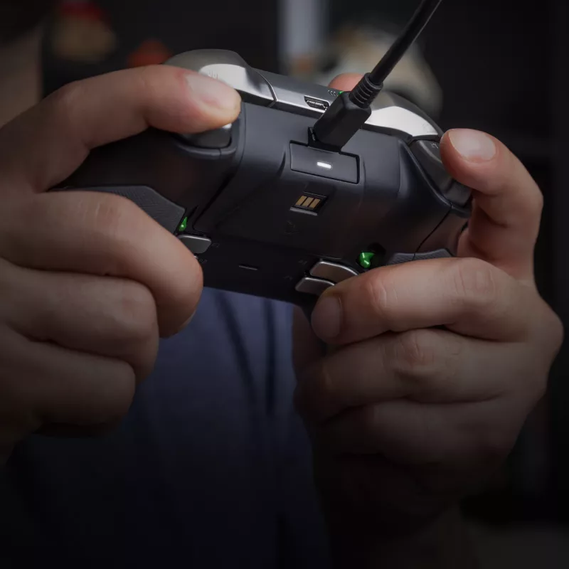 PDP Gaming Play & Charge Kit, Xbox One, batéria pre herný ovládač, čierna, polykarbonát, 3 m, Microsoft