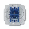 Elektrický spínač 1P Busch-Jaeger 1413-0-0491 — 1-pólový, 250 V AC, 10 A, modrý metalický, 71×71×25 mm