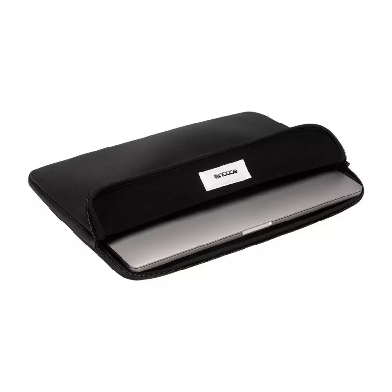 Incase Classic Sleeve pre 16-palcové notebooky (40,6 cm), čierne