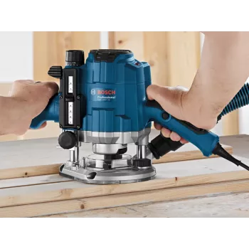 Bosch GOF 1250 CE čierna, modrá 24000 ot/min 1250 W