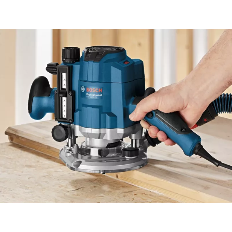 Bosch GOF 1250 CE čierna, modrá 24000 ot/min 1250 W