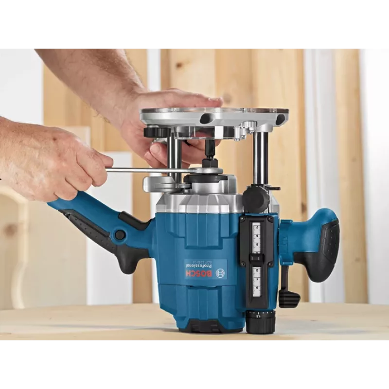 Bosch GOF 1250 CE čierna, modrá 24000 ot/min 1250 W