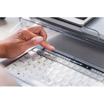 BakkerElkhuizen S-board 840 UK Qwerty, Tenkeyless (80 – 87 %), káblová, USB, nožnicové spínače, QWERTY, svetlosivá, biela
