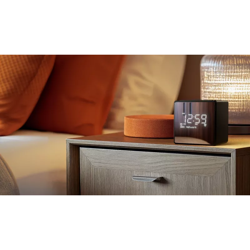 Digitálny budík Philips TAR4600/10 čierny LCD AC/batéria
