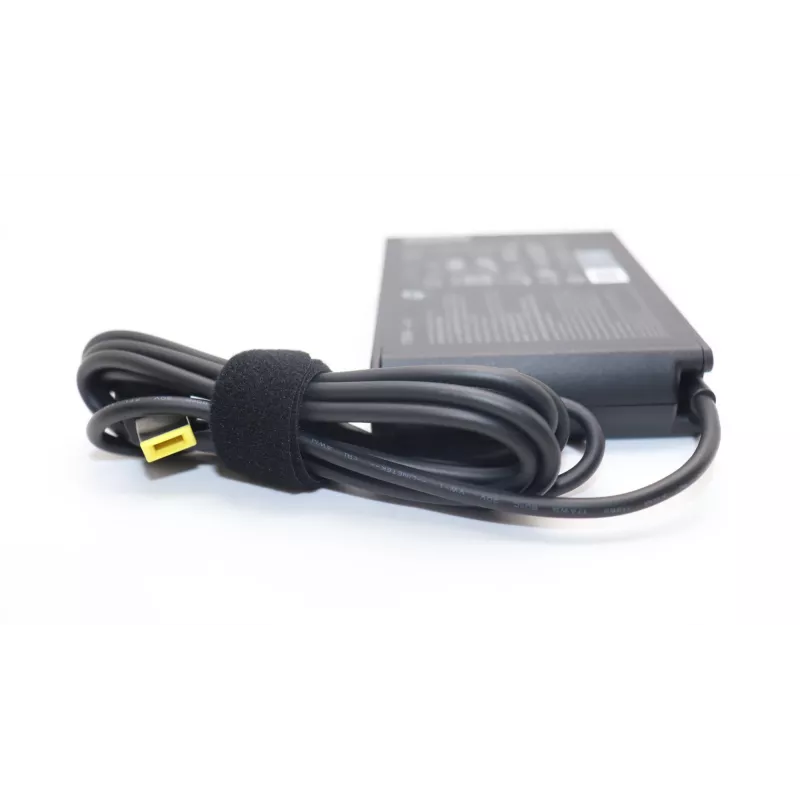 Lenovo 5A11K67847 napájací zdroj/invertor interiérový 135 W čierny