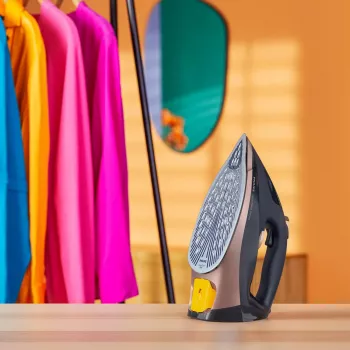 Suchá a parná žehlička Philips DST7510/80 — 3200 W, SteamGlide Elite žehliaca plocha, 0,3 l nádržka, 2 m kábel, 1,669 kg, čierna