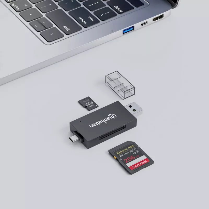 Manhattan USB-A / USB-C kombinovaná multi čítačka/zapisovačka kariet, 5 Gbit/s (USB 3.2 Gen1 alias USB 3.0), konektor samec na microSD a SD/MMC sloty, mini formát, SuperSpeed USB, Windows alebo Mac, čierna/transparentná, trojročná záruka