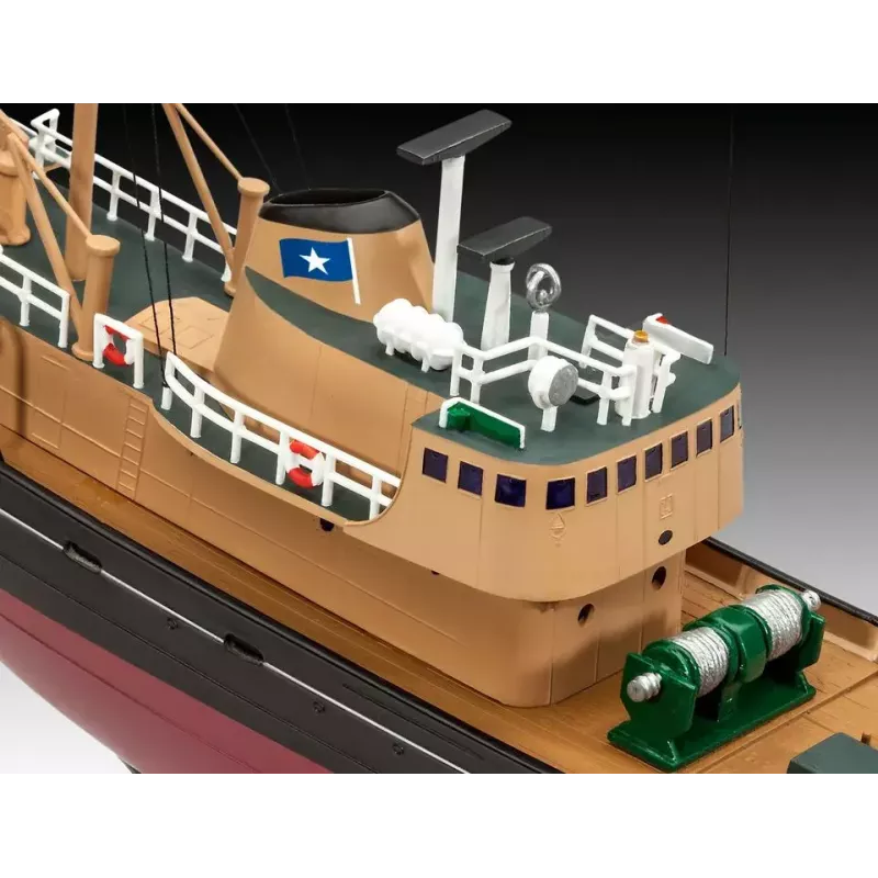 Model rybárskej lode Revell North Sea Trawler