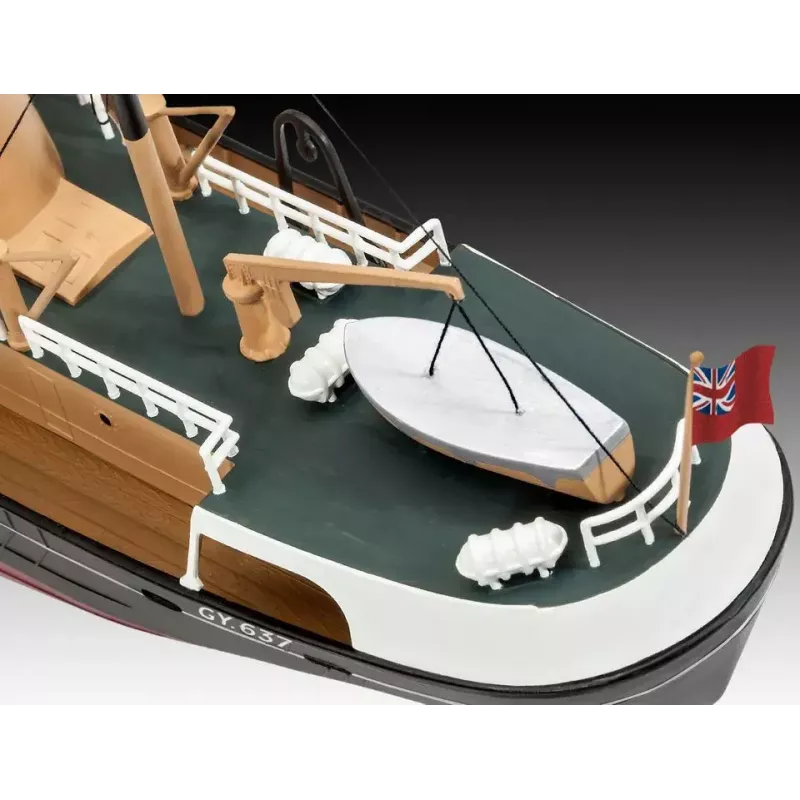 Model rybárskej lode Revell North Sea Trawler