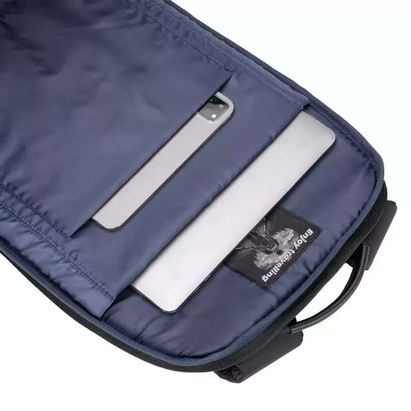 Batoh na notebook MODECOM CREATIVE 15.6 palca — puzdro na 15.6-palcové notebooky, viacero vreciek, polstrované popruhy