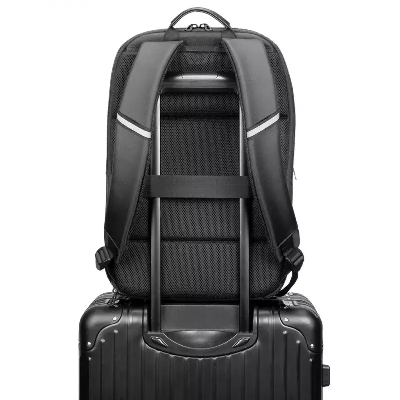Batoh na notebook MODECOM CREATIVE 15.6 palca — puzdro na 15.6-palcové notebooky, viacero vreciek, polstrované popruhy