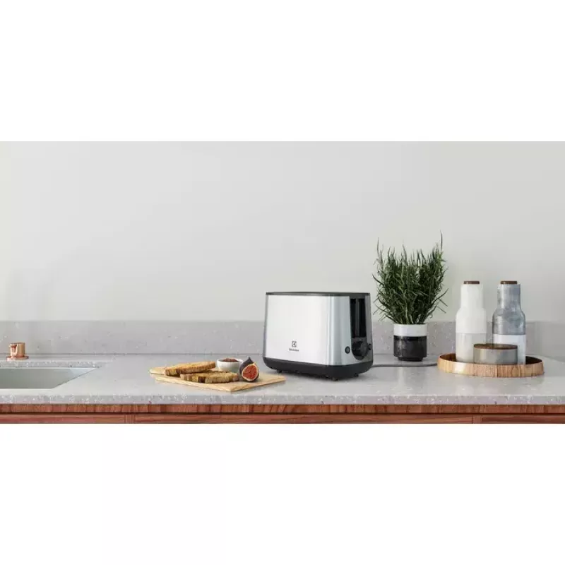 Electrolux E3T1-3ST 7 2 plátky 800 W sivá, nerez