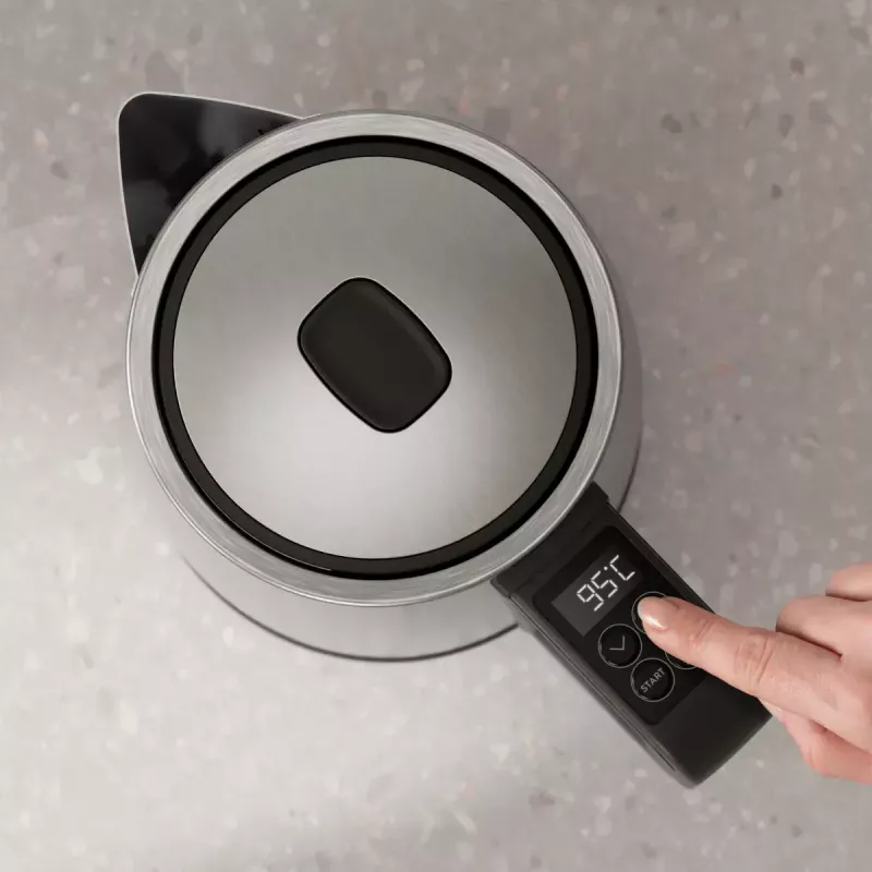 Electrolux E5K1-6ST elektrická rýchlovarná kanvica 1,7 l 2400 W nerez