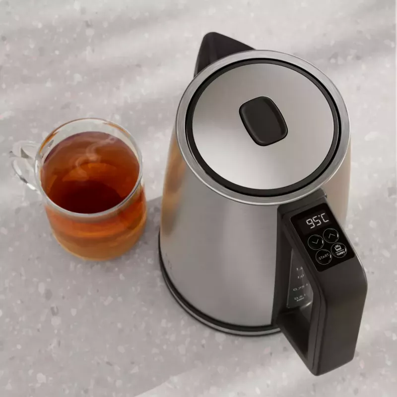 Electrolux E5K1-6ST elektrická rýchlovarná kanvica 1,7 l 2400 W nerez