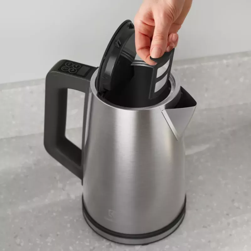 Electrolux E5K1-6ST elektrická rýchlovarná kanvica 1,7 l 2400 W nerez