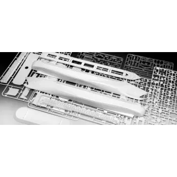 Model osobnej lode REVELL Queen Mary 2 stavebnica, mierka 1:700