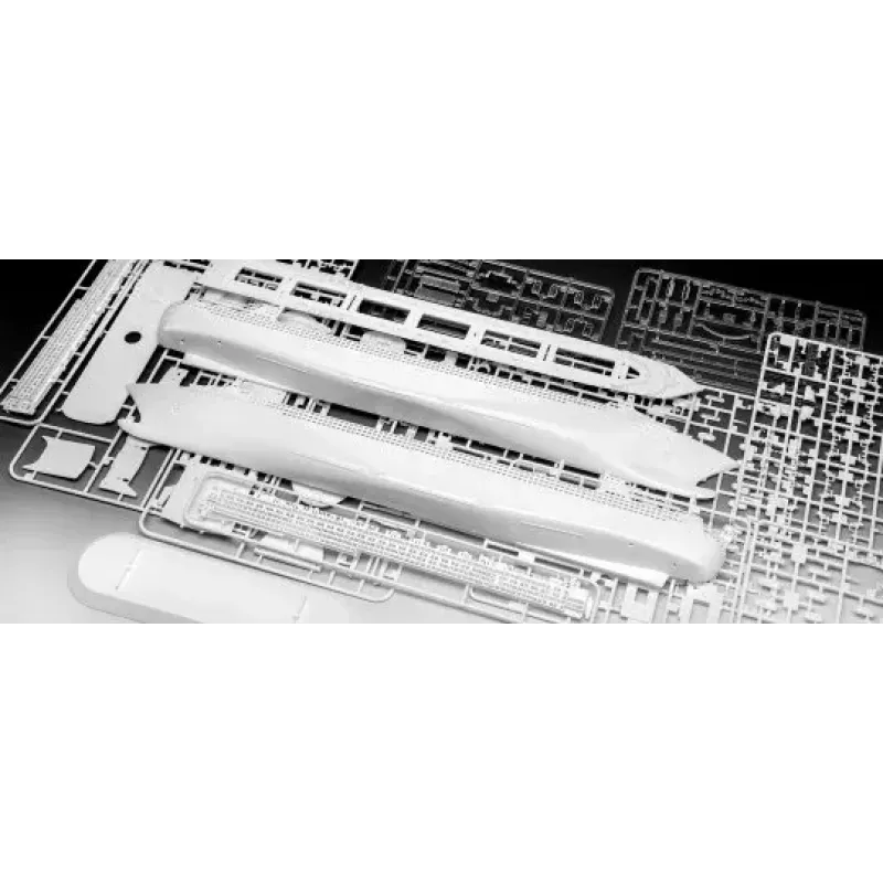 Model osobnej lode REVELL Queen Mary 2 stavebnica, mierka 1:700