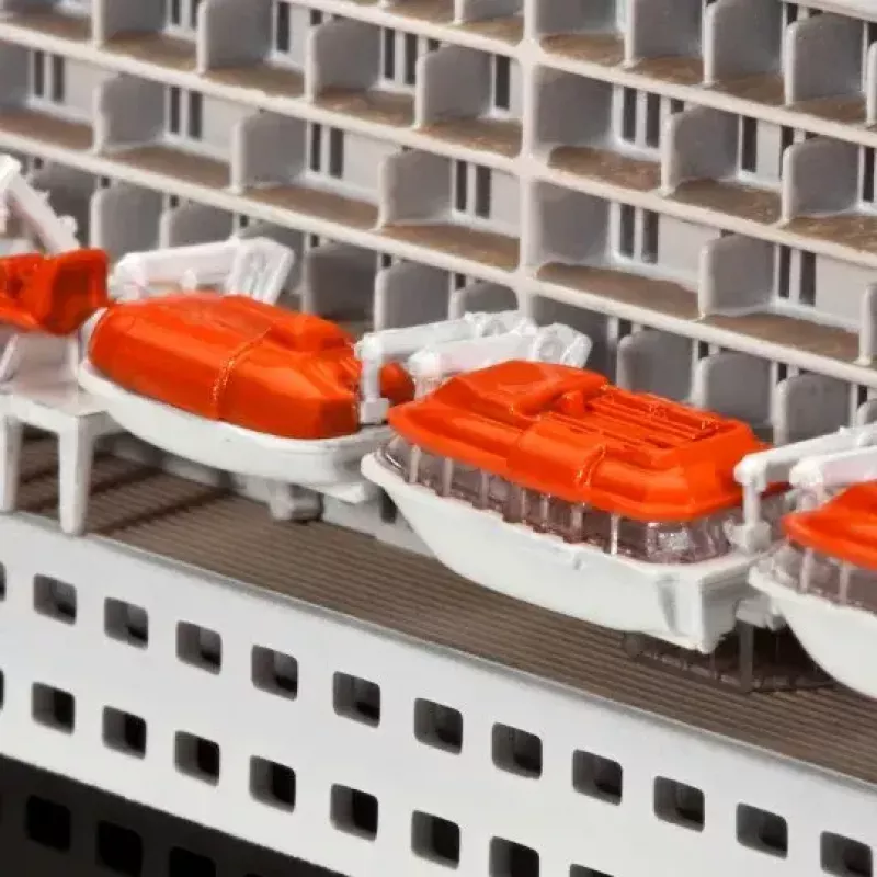 Model osobnej lode REVELL Queen Mary 2 stavebnica, mierka 1:700