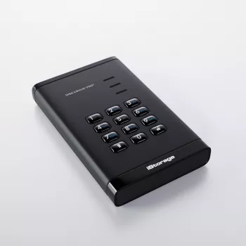 iStorage diskAshur PRO³ pevný disk 2TB | bezpečný prenosný pevný disk | FIPS 140-3 Level 3 kompatibilný | AES-XTS 256-bit hardvérové šifrovanie | chránený PIN kódom | nezávislý od operačného systému a platformy | GDPR, TAA kompatibilný | ochrana proti brute-force útokom | odolný proti prachu a vode