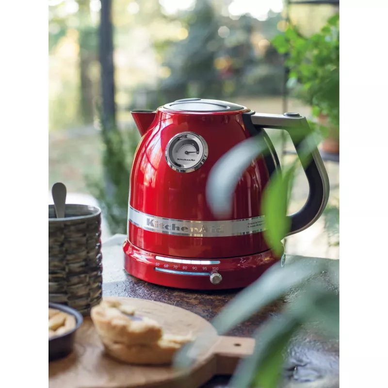 KitchenAid 5KEK1522ECA elektrická kanvica 1,5 l 2400 W červená