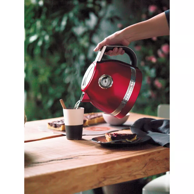 KitchenAid 5KEK1522ECA elektrická kanvica 1,5 l 2400 W červená