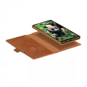 Puzdro s klopou na mobil dbramante1928 Lynge pre Samsung Galaxy S23 Ultra, tan, 3 priehradky na karty, vhodné pre 17,3 cm (6,8