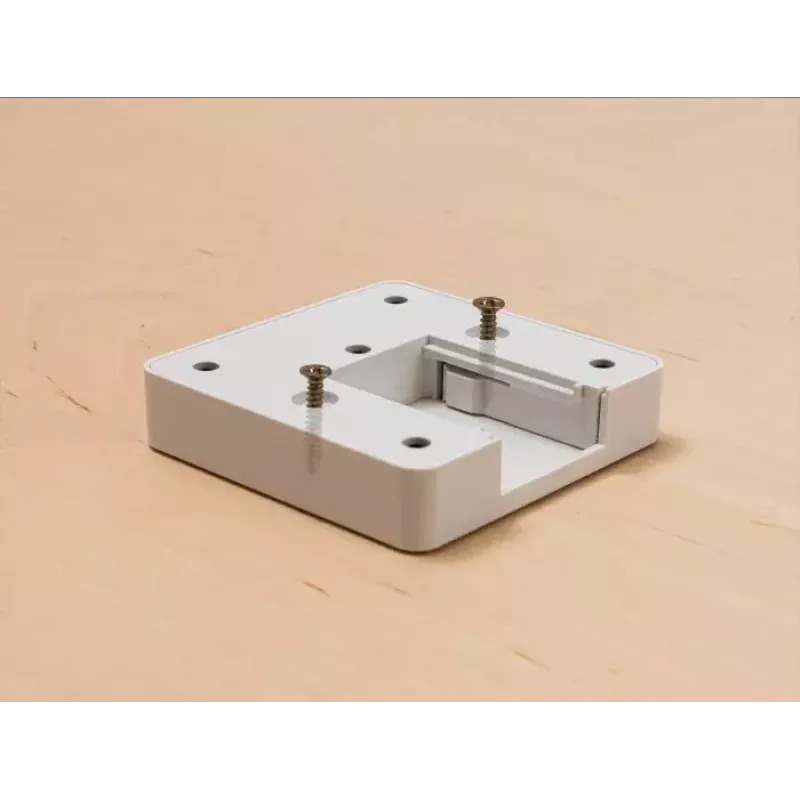 DeLOCK 11497 3-násobná zásuvková kocka s 1,5 m predlžovacím káblom, USB nabíjačka, detská poistka, biela
