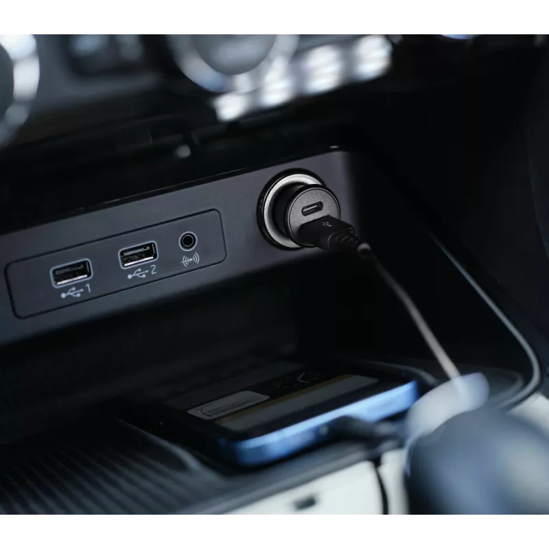 Trust Maxo 25197 autonabíjačka, 38 W, PD 3.0, QC 3.0, USB + USB-C, čierna