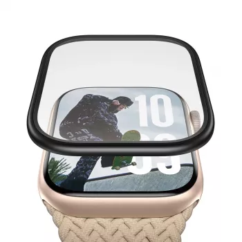 PanzerGlass ochrana displeja s čiernym kovovým rámom pre Apple Watch, model PG56329