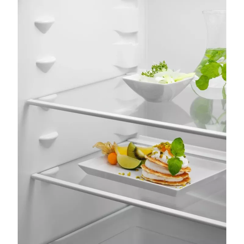 Zabudovateľná chladnička Electrolux LND5FE18S 269 L