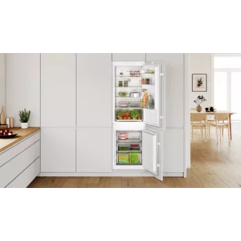 Bosch Serie 2 KIN86NSE0 chladnička s mrazničkou vstavaná 260 L