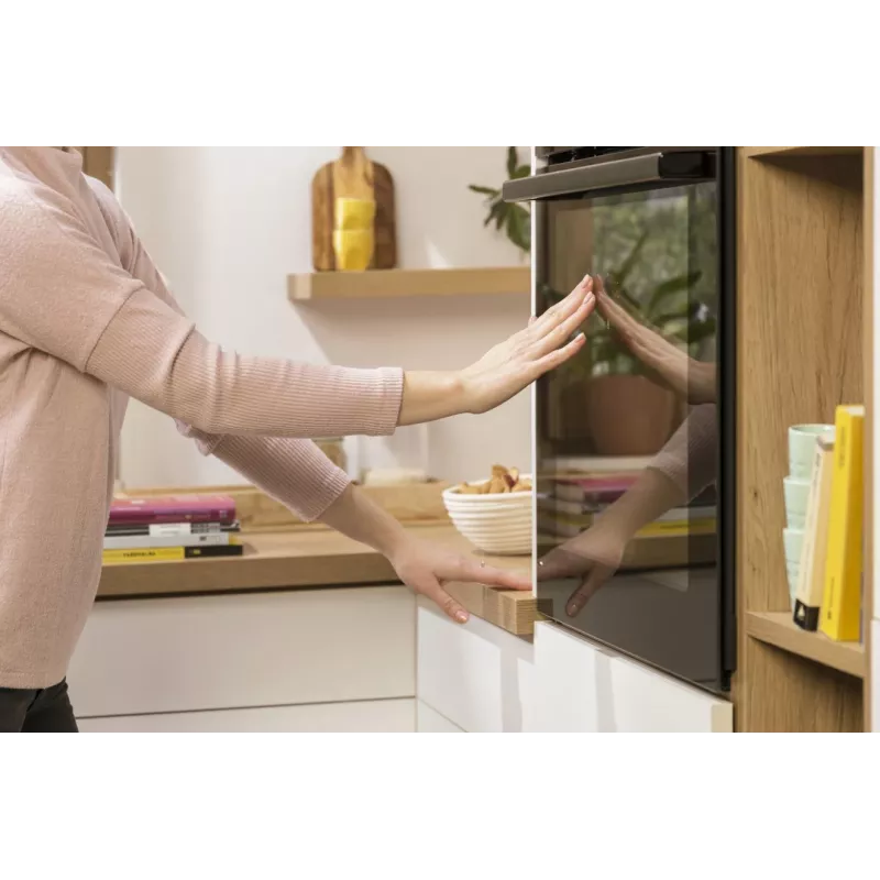 Gorenje BOS6747A01BG 77 L čierna