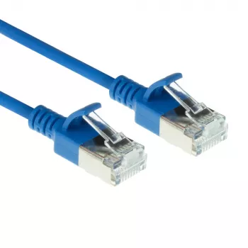 ACT modrý 7 m LSZH U/FTP CAT6A slimline patch kábel pre dátové centrum s ochranou zaťahovacej poistky a RJ45 konektormi