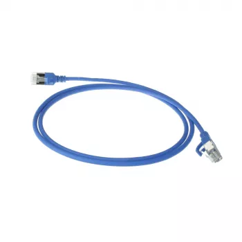ACT modrý 10 metrov LSZH U/FTP CAT6A slimline patch kábel pre dátové centrum s RJ45 konektormi s ochranou zaťahovacej poistky