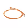 ACT oranžový 1,5 m LSZH U/FTP CAT6A Slimline patch kábel pre dátové centrum s RJ45 konektormi, so zaistenou západkou