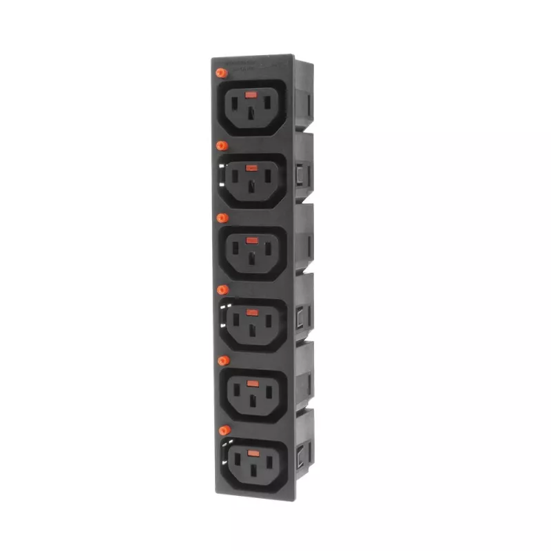 ACT C13 IEC Lock Net Entree (6x výstup) – čierny, PA135015BK6