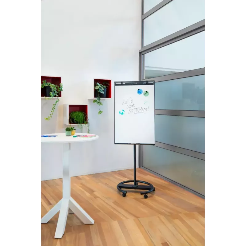 Mobilný flipchart s okrúhlou základňou Legamaster SKETCH EASY – oceľ, 5 koliesok, 720×600 mm