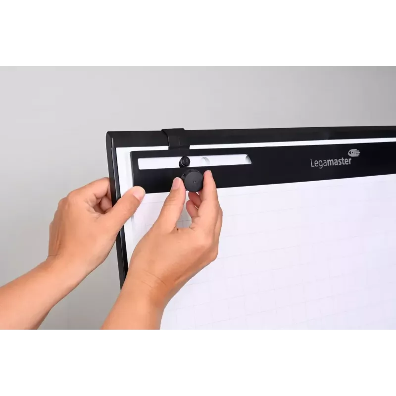 Mobilný flipchart s okrúhlou základňou Legamaster SKETCH EASY – oceľ, 5 koliesok, 720×600 mm