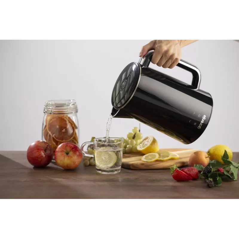 Gorenje K17DWD kanvica 1,7 l 2200 W čierna