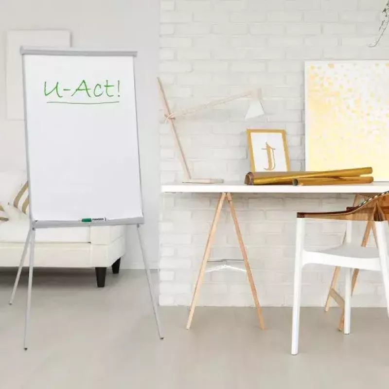 Flipchart voľne stojaci Franken FC93 700 x 1000 mm sivý