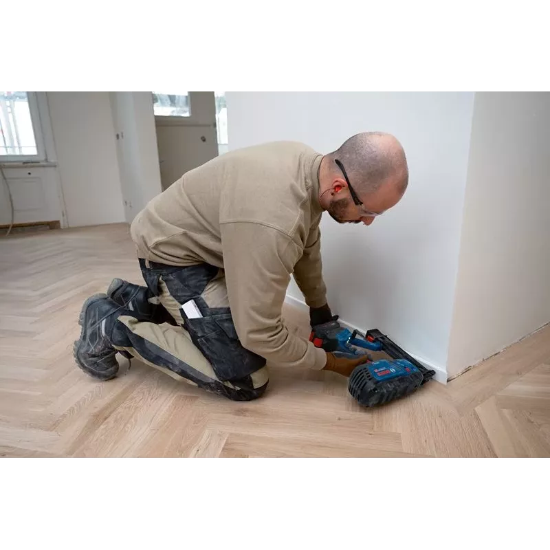 Bosch GNH 18V-50 M Professional sponkovačka akumulátorová
