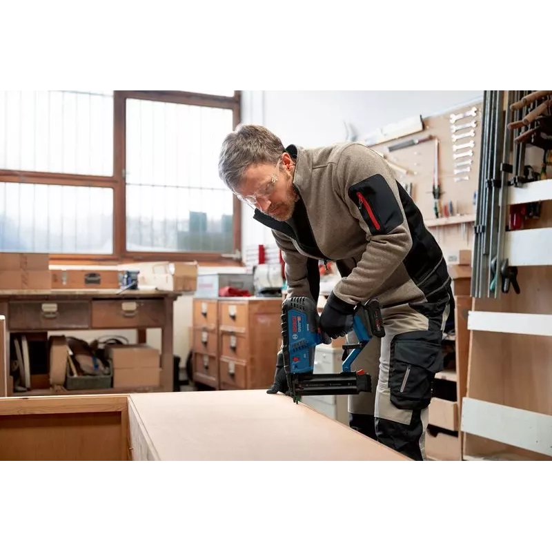 Bosch GNH 18V-50 M Professional sponkovačka akumulátorová
