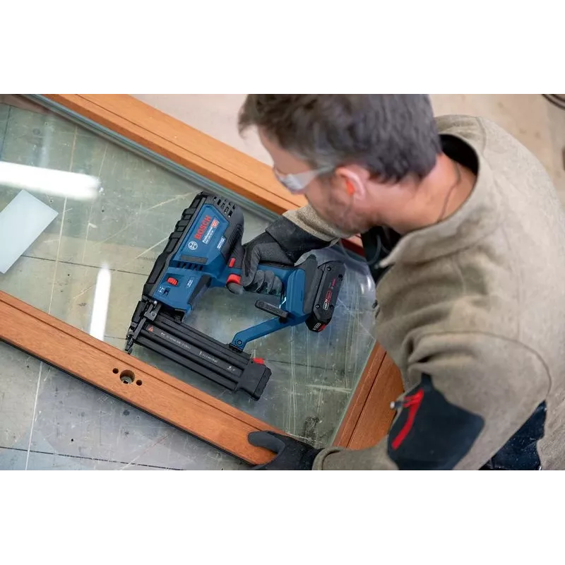 Bosch GNH 18V-50 M Professional sponkovačka akumulátorová
