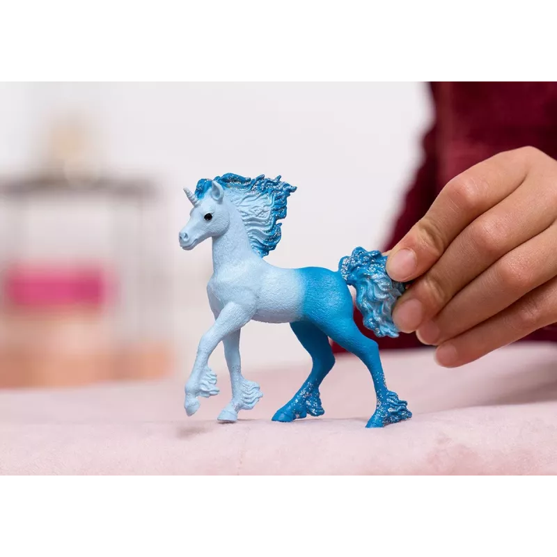 Schleich BAYALA Elementa Water Flames jednorožčie žriebä figúrka, modrá, pre deti od 5 rokov