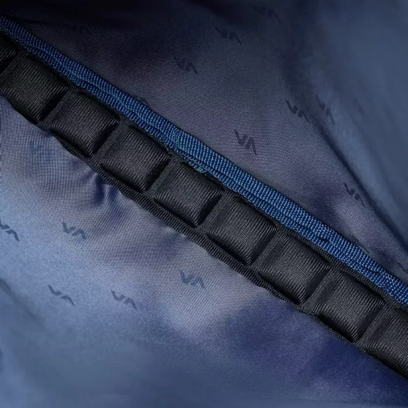 Batoh Rivacase 8425 40,6 cm (16 palcov) čierny rukoväť ramenný popruh